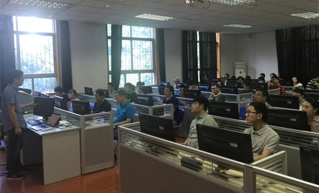 DR. XUN LI TEACHES GEODA WORKSHOP AT WUHAN UNIVERSITY